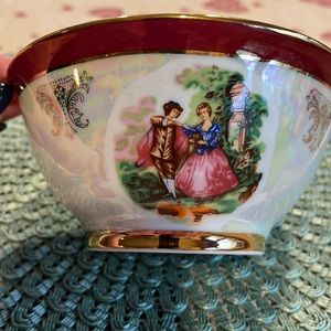 New fine porcelain Serving Bowl. Perfect for sides, soups or cereal. Gold trim